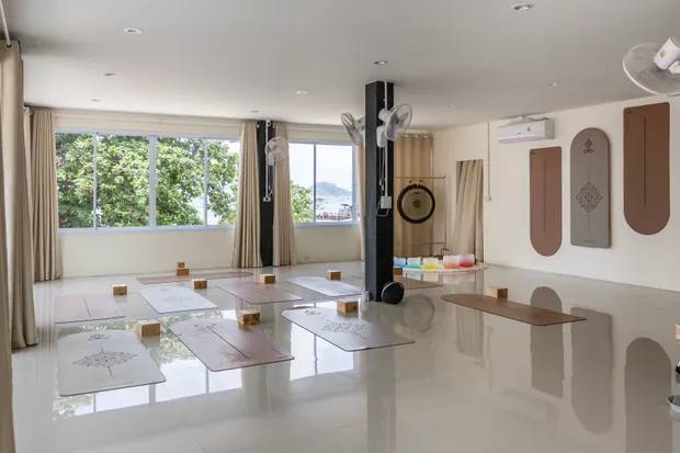 Feel at home in our big AC studio or meet us elsewhere