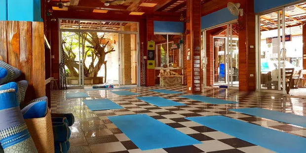 KOH TAO YOGA vs Ocean Sound Dive + Yoga: Which Studio Fits Your Goals Best